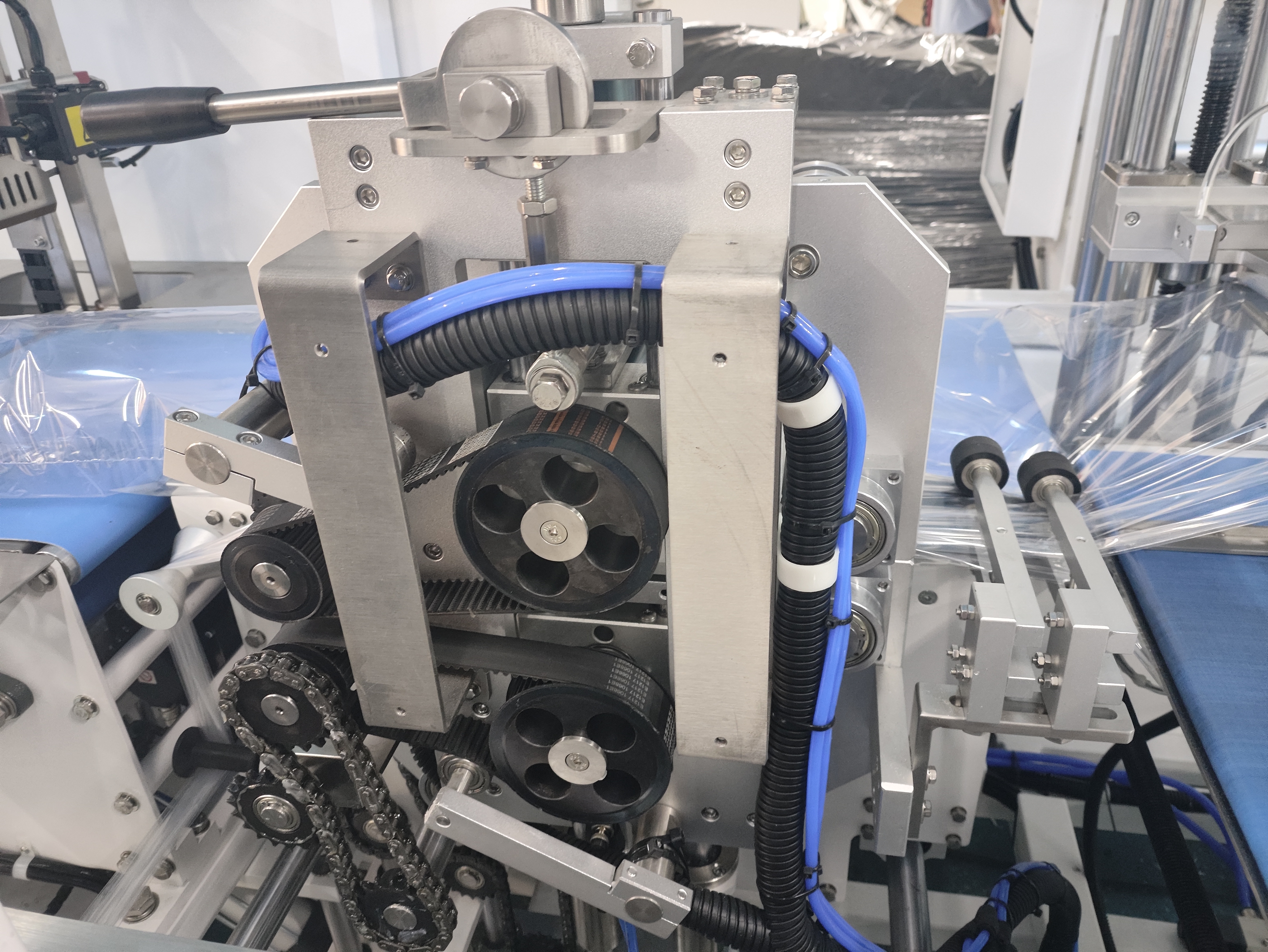 Máquina de embalagem retrátil de filme de alto desempenho L801 Máquina automática de embalagem de filme retrátil de alta velocidade para macarrão e copo com túnel retrátil