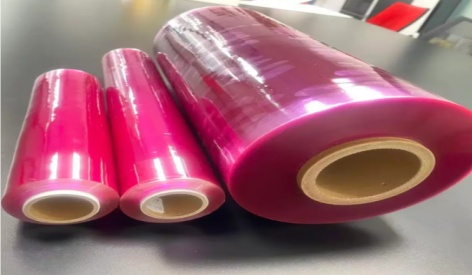 Qual é a diferença entre filme plástico e filme plástico?