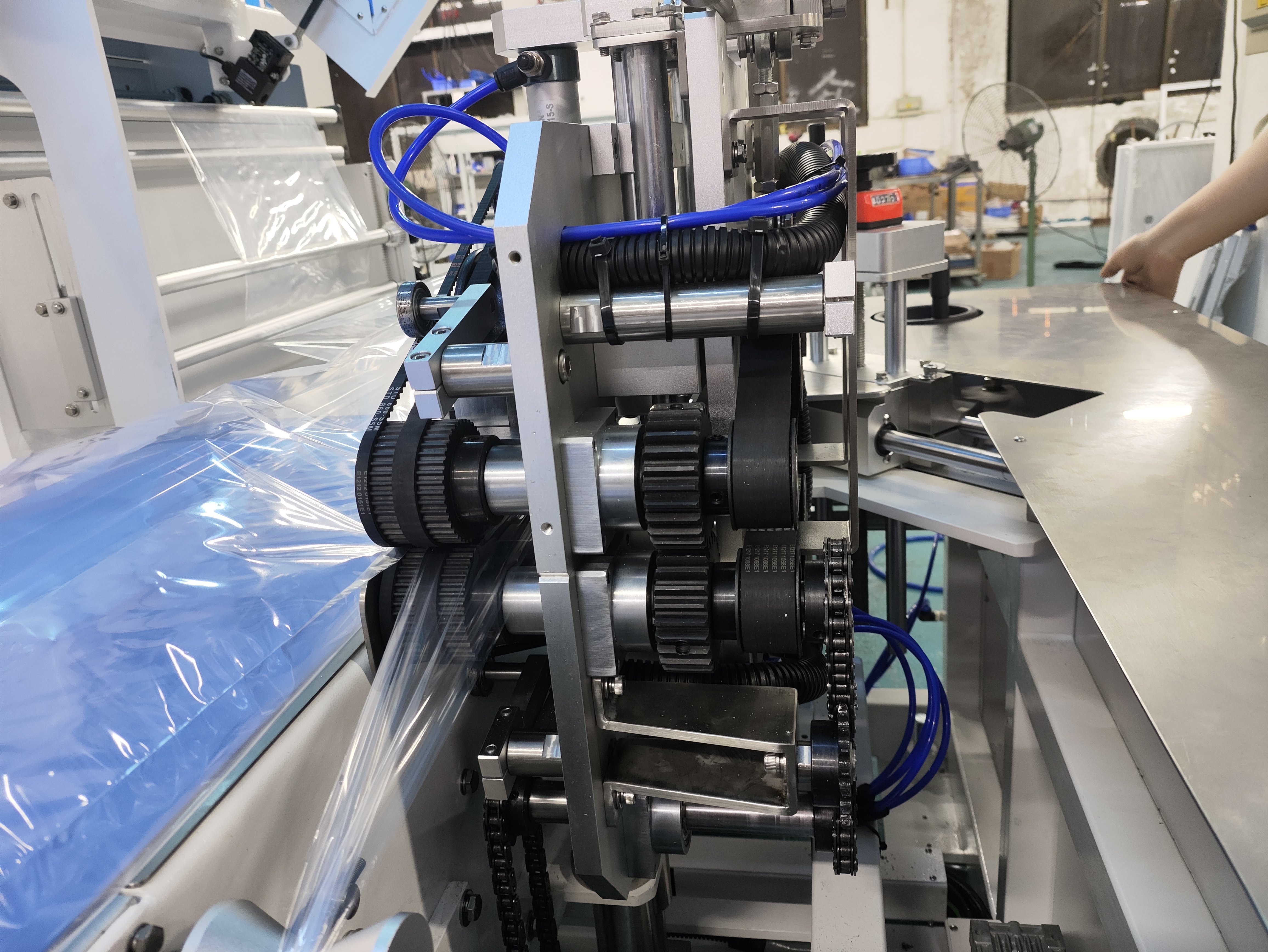 Máquina de embalagem retrátil de filme de alto desempenho L801 Máquina automática de embalagem de filme retrátil de alta velocidade para macarrão e copo com túnel retrátil