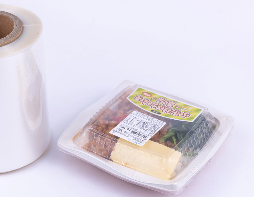 Qual é a diferença entre filme retrátil POF e PE?