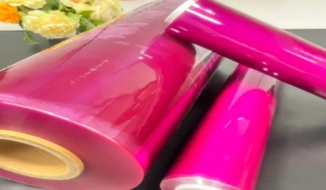 Você pode colocar filme plástico no microondas?